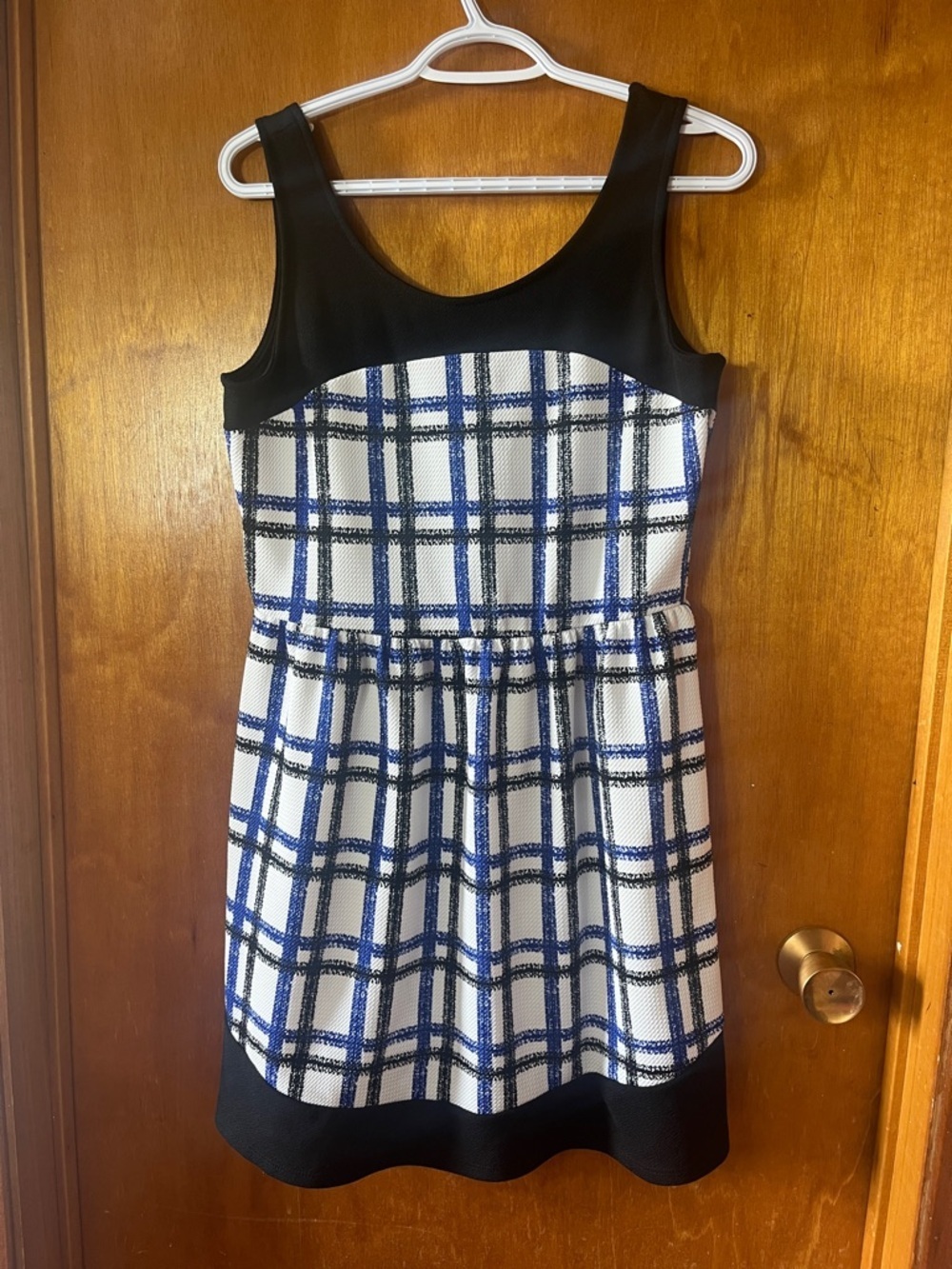 Woman’s Gilli Black, White & Blue Plaid Sleeveless Mini Dress Large